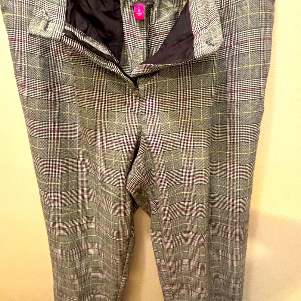 Vince Camuto - Picture 4 of 9